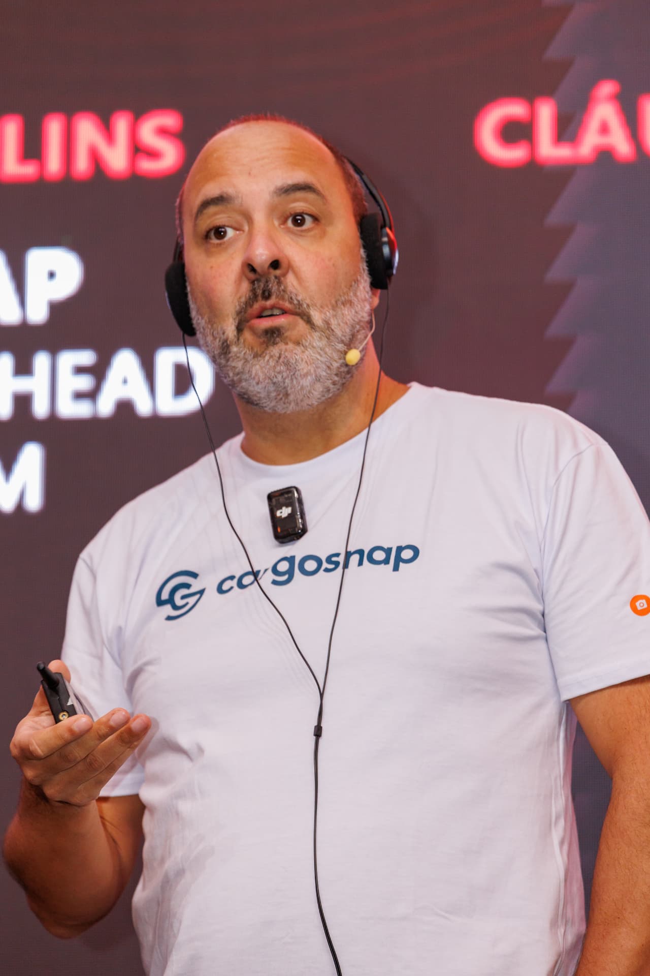 Daniel Maul Lins durante keynote sobre rastreabilidade na cadeia logística